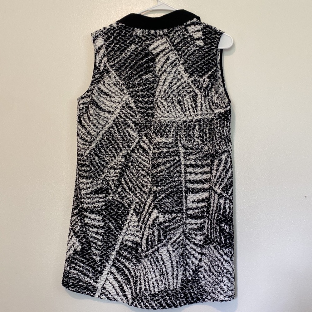 Renuar Mid Button Down Light Weight Sleeveless Tu… - image 5